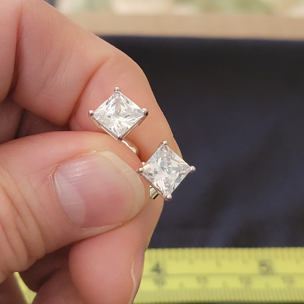 7 mm princess cut studs
